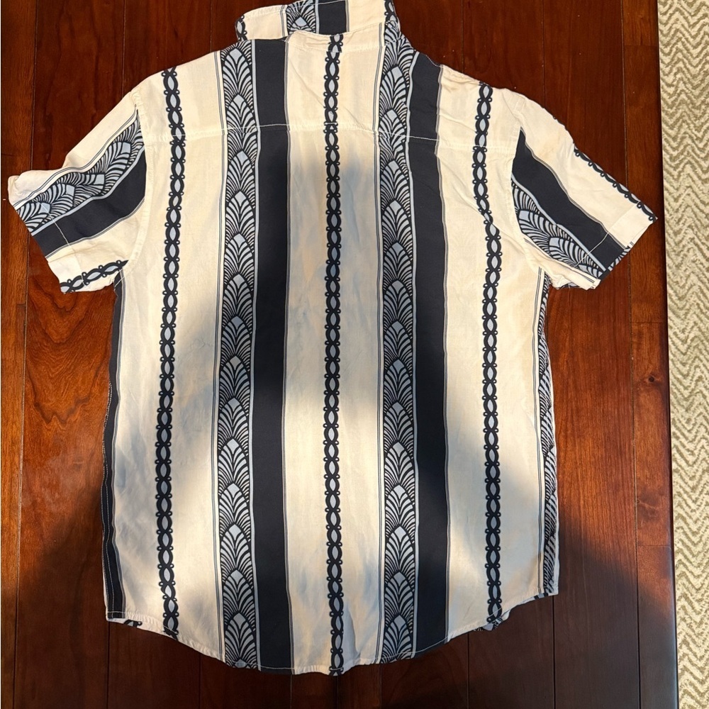 Guess Men's Shirt with Navy and White Patterns - Picture 3 of 3